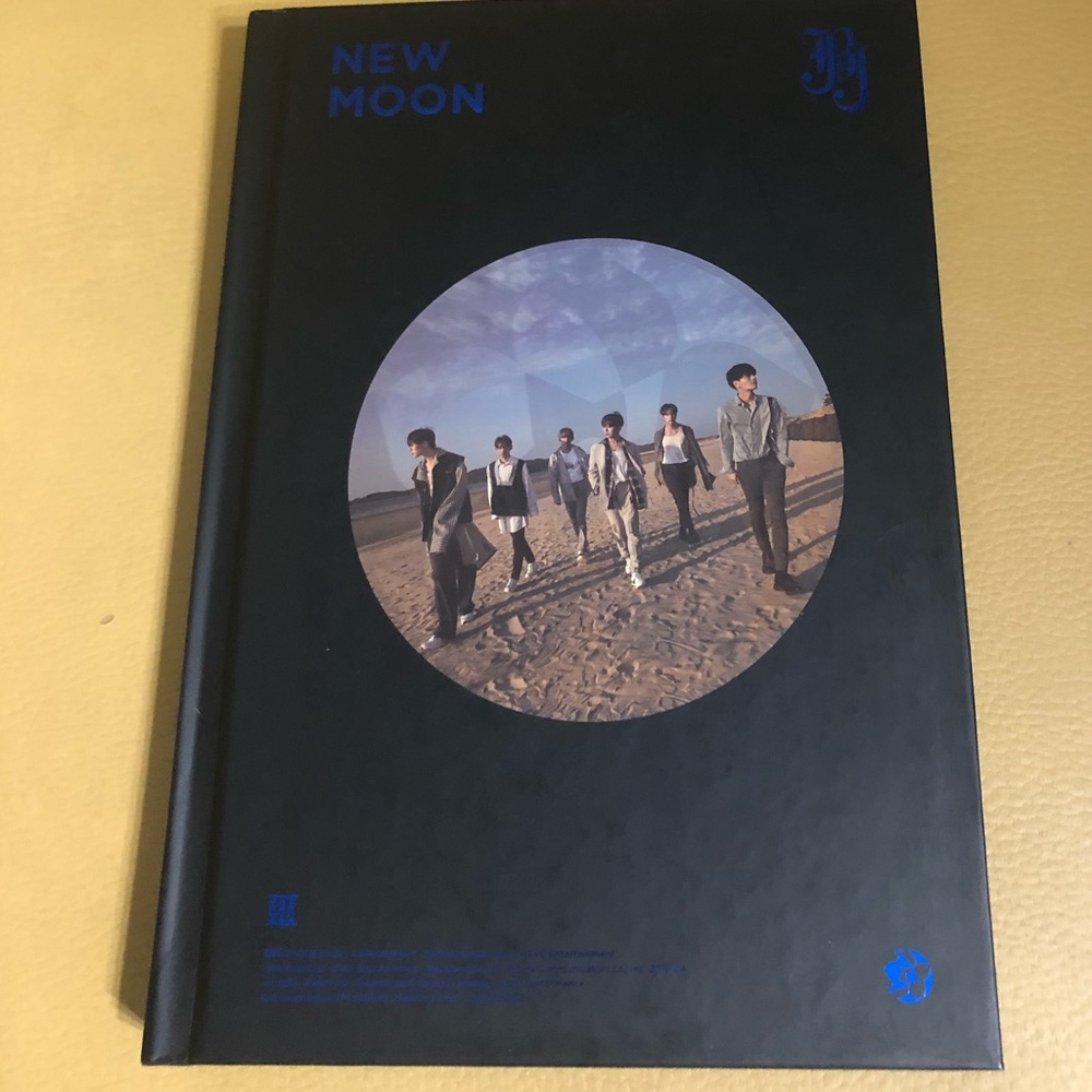 JBJ The third album “New Moon”
